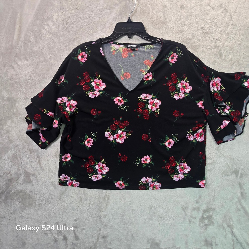 Express Womens Black Floral V-Neck Ruffle Tiered Short Sleeve Blouse Top Small